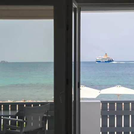 Parikias Seaside House *